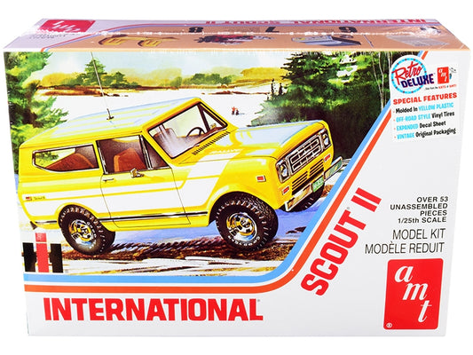 Skill 2 Model Kit IH International Harvester Scout II 1/25 Scale Model by AMT