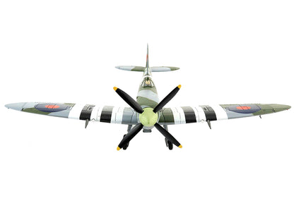 Supermarine Spitfire Mk.Ixe Fighter Aircraft "F/O Johnnie Houlton 485 (NZ) Squadron France" (1944) 1/48 Diecast Model by Hobby Master